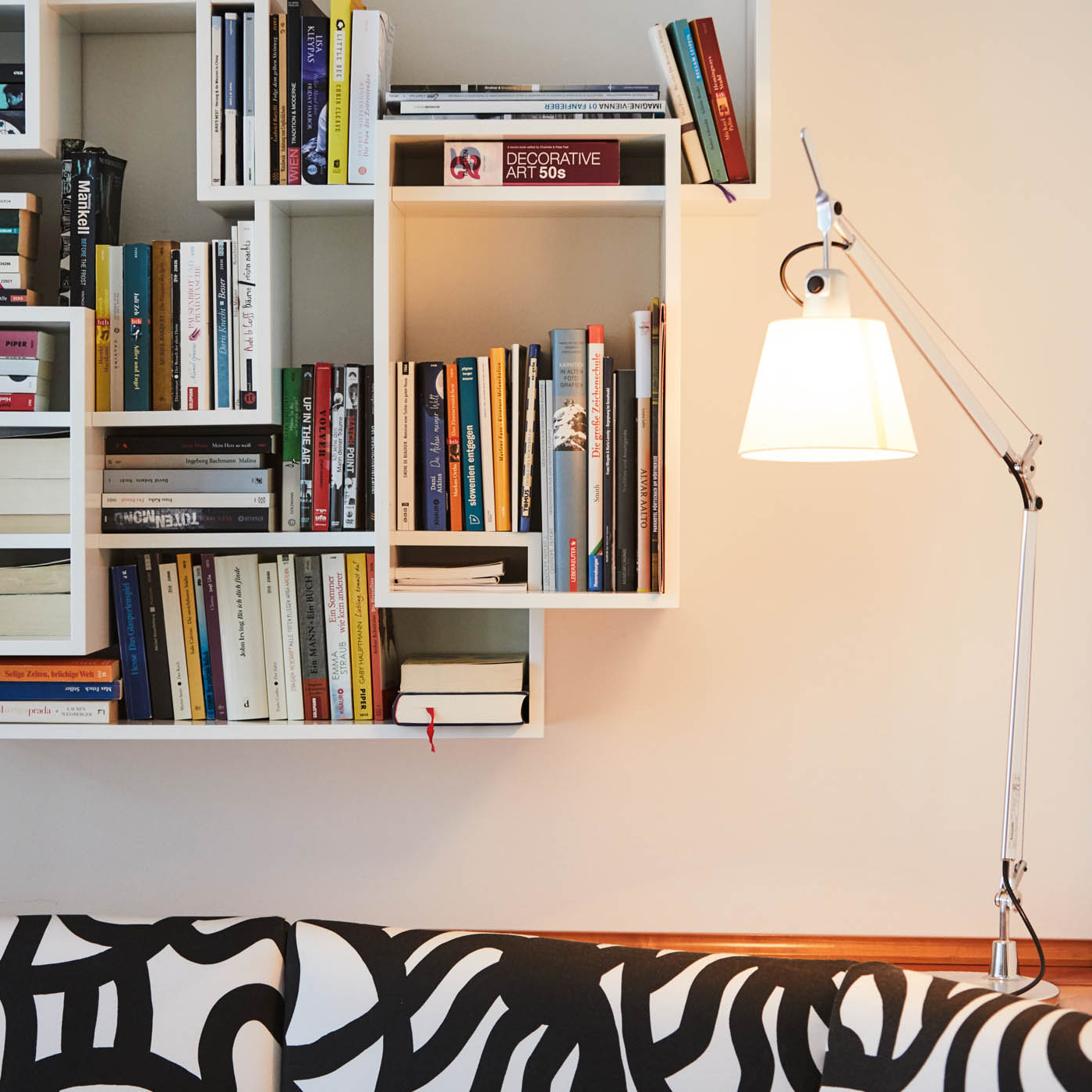 Bibliothek mit feiner Bücherauswahl 
