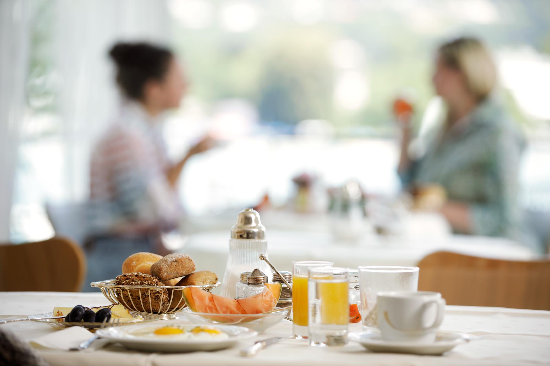 Frühstück im Wintergarten